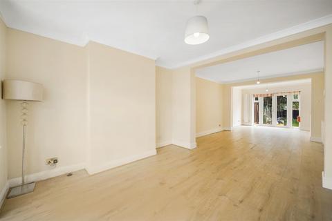 4 bedroom semi-detached house to rent, Spencer Road, WEMBLEY