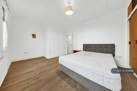 3 bedroom terraced house to rent, Suffolk Road, Barking, IG11