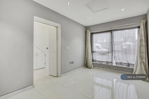 4 bedroom terraced house to rent, Maryatt Avenue, Harrow, HA2