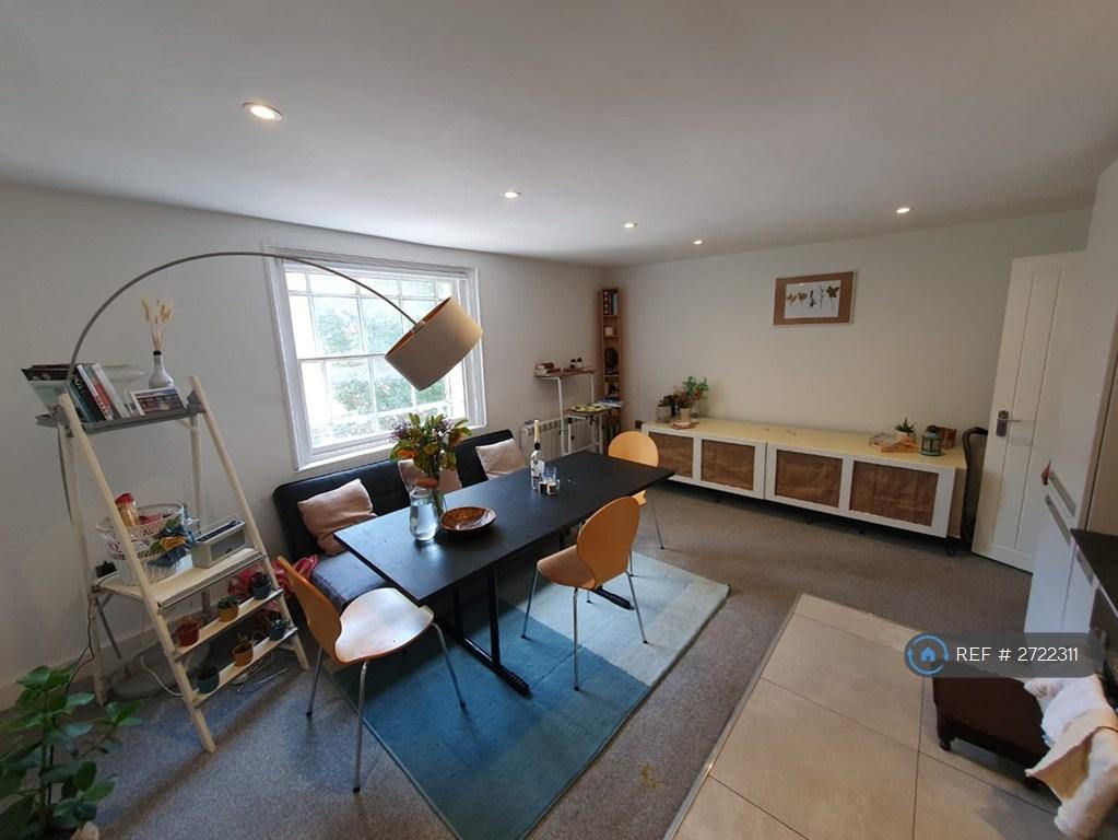 Lounge 3