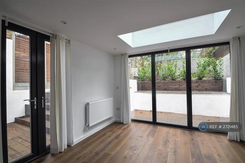 3 bedroom flat to rent, Kyverdale Road, London, N16