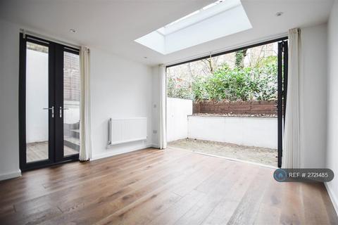 3 bedroom flat to rent, Kyverdale Road, London, N16