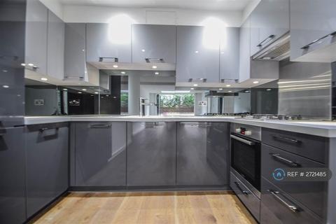 3 bedroom flat to rent, Kyverdale Road, London, N16