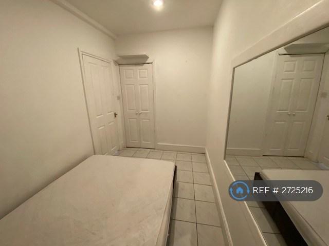 Double Bedroom Showing Built-In Wardrobe