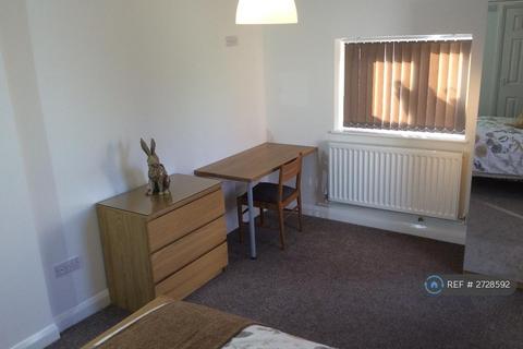 undefined, County Road, Swindon, SN1