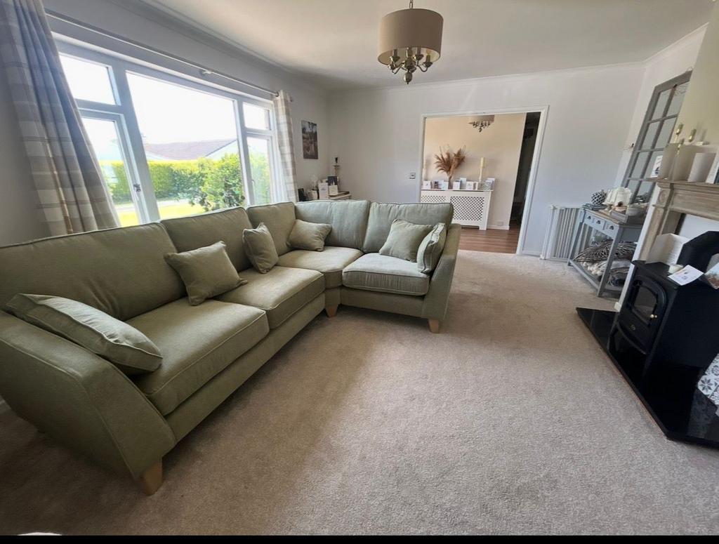 Front Lounge