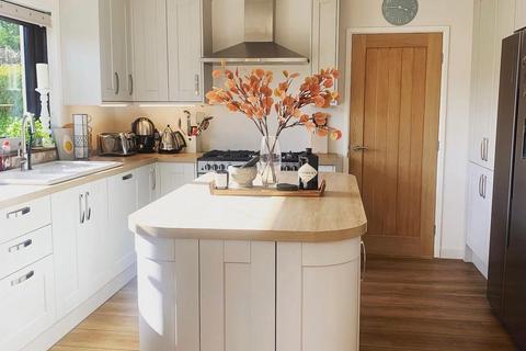 3 bedroom bungalow for sale, Cross Inn , New Quay , SA44