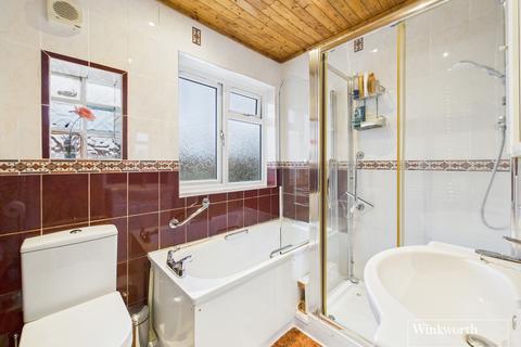 3 bedroom terraced house for sale, Sandhurst Road, London NW9