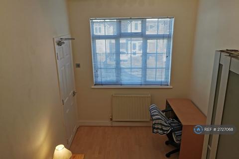 undefined, Hamilton Avenue, Cheam, Sutton, SM3