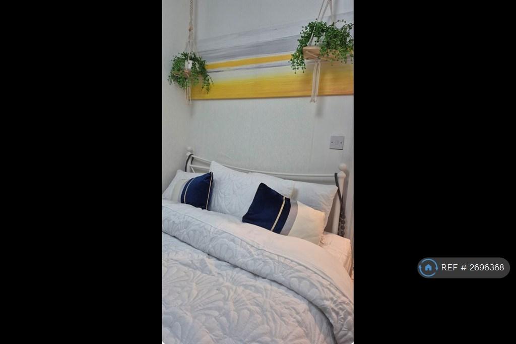 Room1