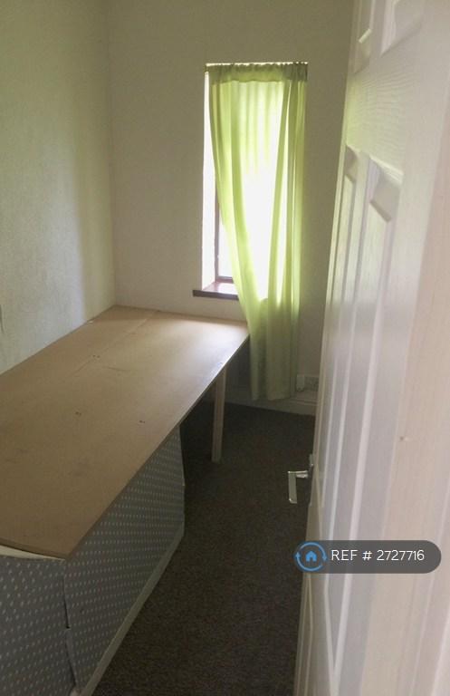 Box Bedroom
