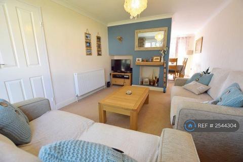 3 bedroom terraced house to rent, Hardy Close, Aylesbury, HP21