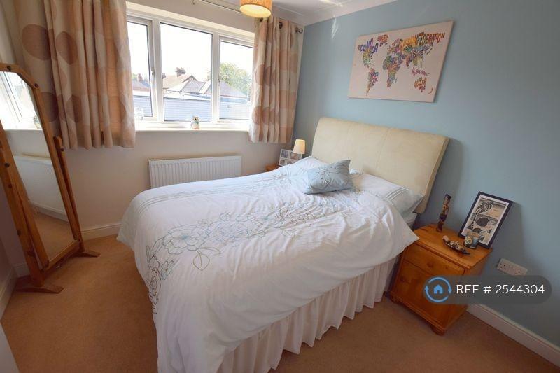 2nd Bedroom