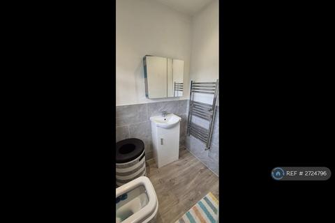 undefined, Theydon Gardens, Rainham, RM13