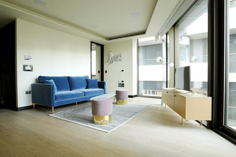 1 bedroom apartment to rent, Crown Square, London, SE1