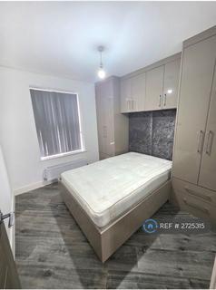 2 bedroom flat to rent, High Road Leytonstone, London, E11