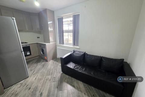 2 bedroom flat to rent, High Road Leytonstone, London, E11