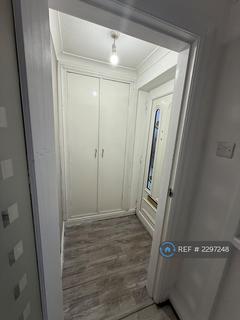 3 bedroom semi-detached house to rent, Brooks End, Rochdale, OL11