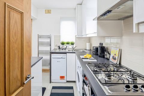Studio to rent, Abercorn Place, London, NW8