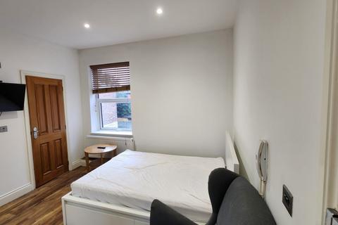 1 bedroom flat to rent, Charminster Road, Bournemouth BH8