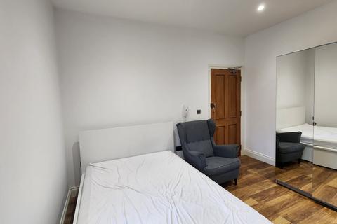 1 bedroom flat to rent, Charminster Road, Bournemouth BH8