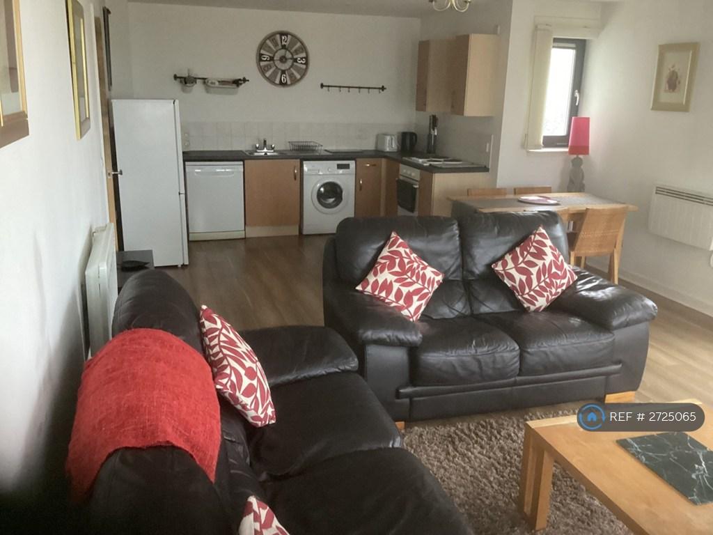 Lounge/Dining/Kitchen