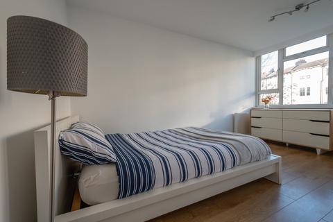 2 bedroom flat to rent, Buckingham Lodge, Buckingham Place BN1