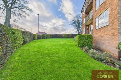 2 bedroom apartment for sale, North Leas Avenue, Scarborough YO12