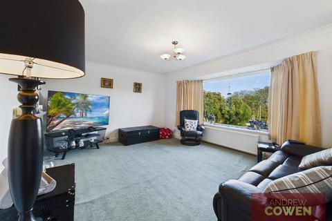 2 bedroom apartment for sale, North Leas Avenue, Scarborough YO12
