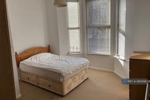 1 bedroom flat to rent, Overstone Road, London, W6