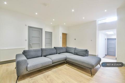 undefined, Tyrwhitt Rd, London, SE4