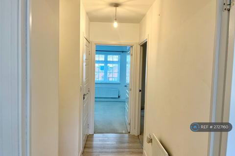 2 bedroom flat to rent, Frost Close, Swanscombe, DA10