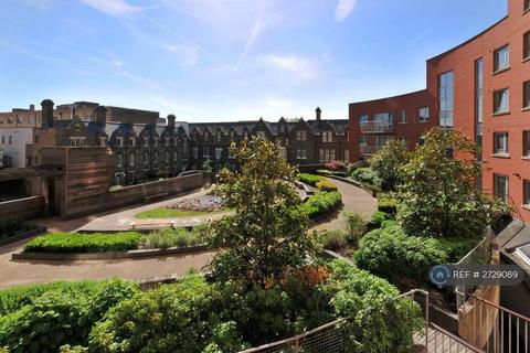 1 bedroom flat to rent, Garand Court, London, N7