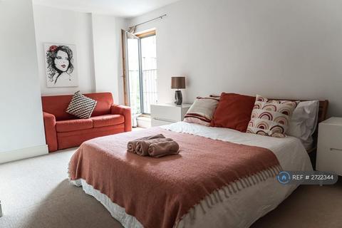 2 bedroom flat to rent, Cavendish House, London, SW1P