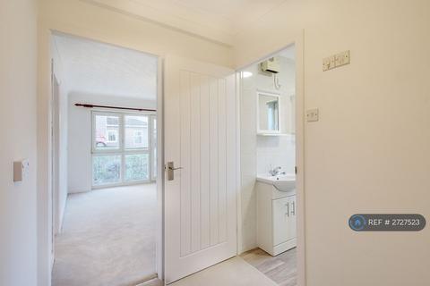 undefined, Russell Square, Longfield, DA3
