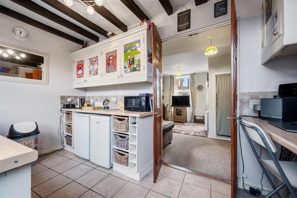 Kitchen to Lounge.jpg