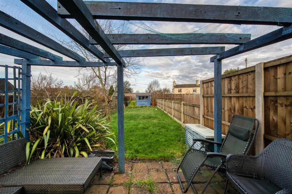 Garden - pergola to lawn.jpg