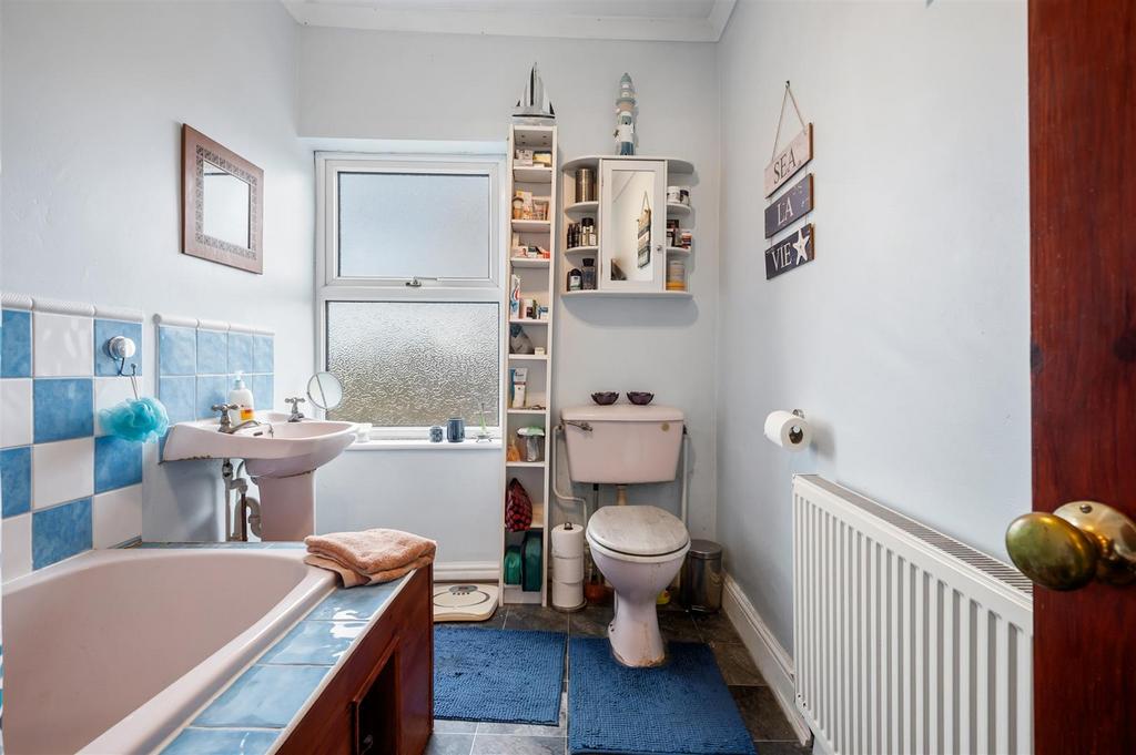 Bathroom.jpg