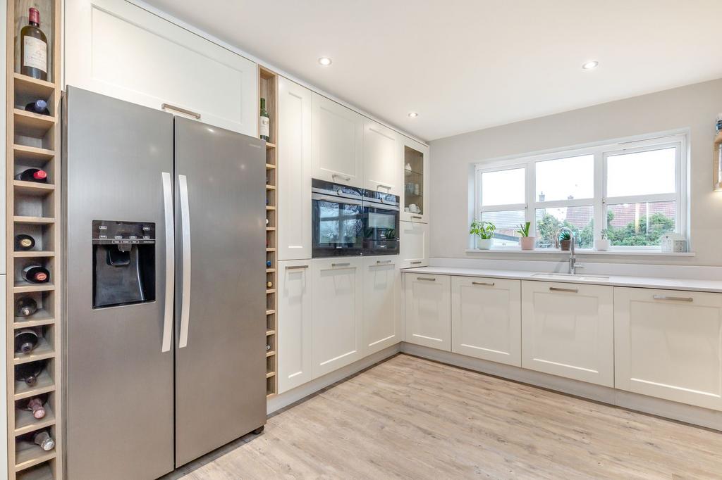 Kitchen / dining room