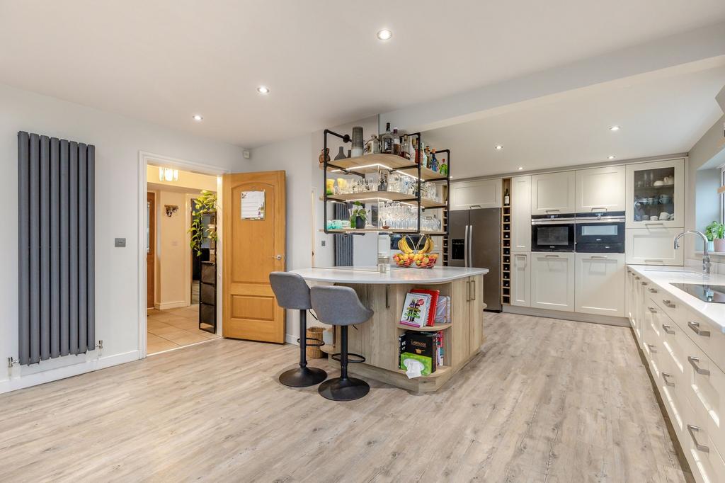 Kitchen / dining room