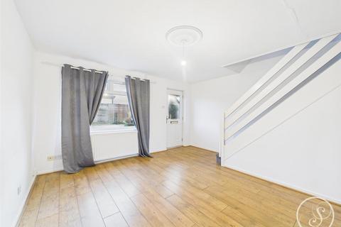 3 bedroom semi-detached house for sale, Cobham Walk, Leeds