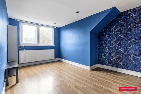 2 bedroom flat to rent, Sutton Road, London, N10