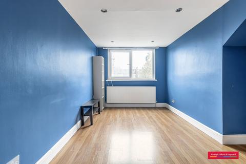 2 bedroom flat to rent, Sutton Road, London, N10