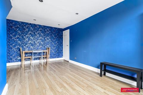 2 bedroom flat to rent, Sutton Road, London, N10