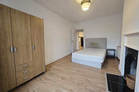 undefined, Garratt Lane, London SW18
