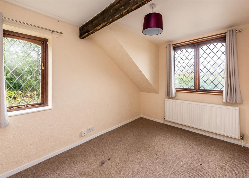 Jackanory Cottage-bed5.jpg