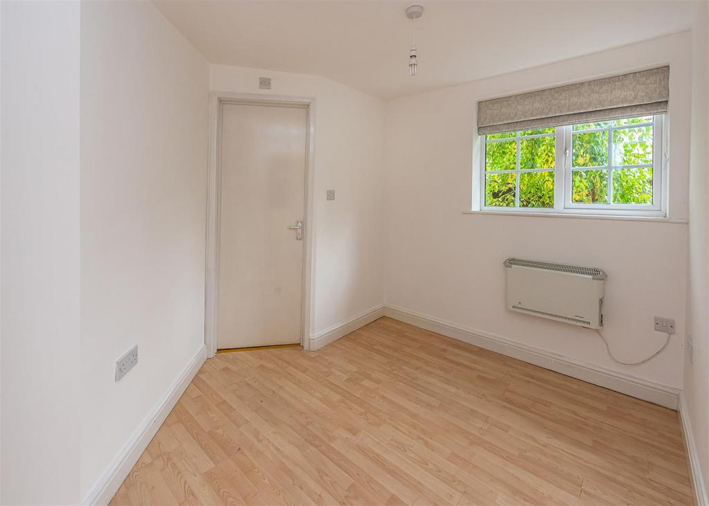 Jackanory Cottage-bed6.jpg
