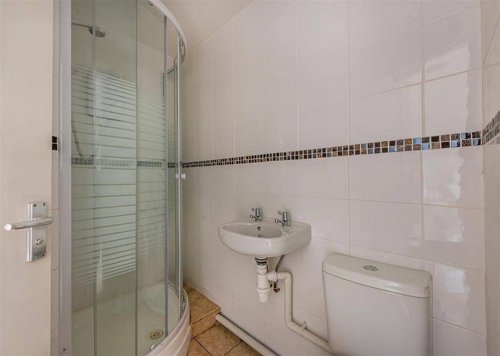 Jackanory Cottage-bed6 ensuite.jpg
