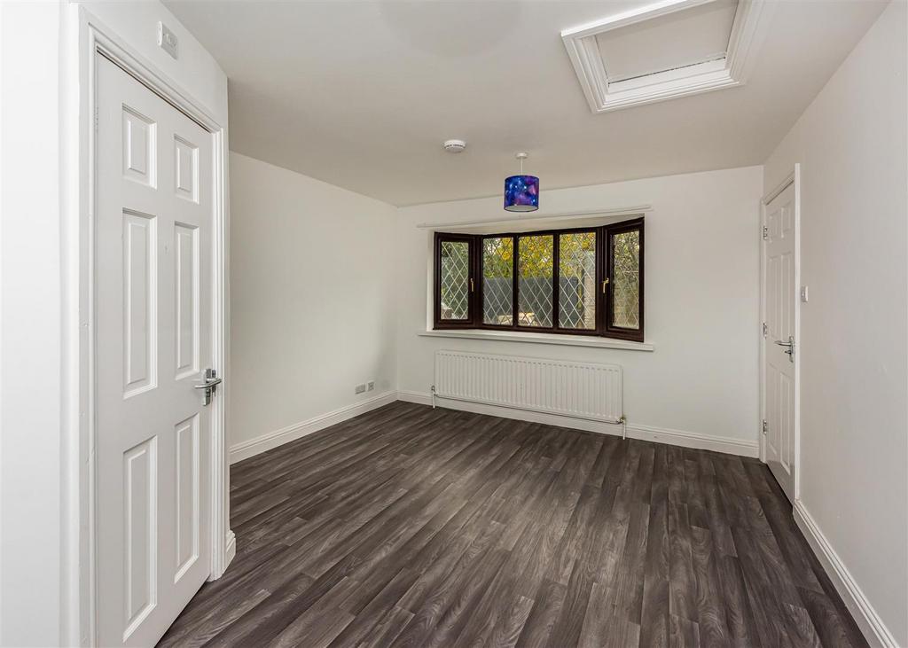 Jackanory Cottage-bed3.jpg