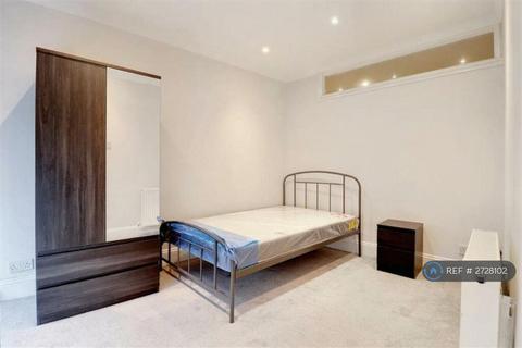 2 bedroom flat to rent, Portland Road, Croydon, SE25